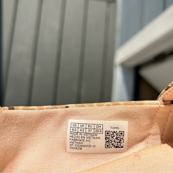 Tom’s Size 6.5 - Picture 5 of 5